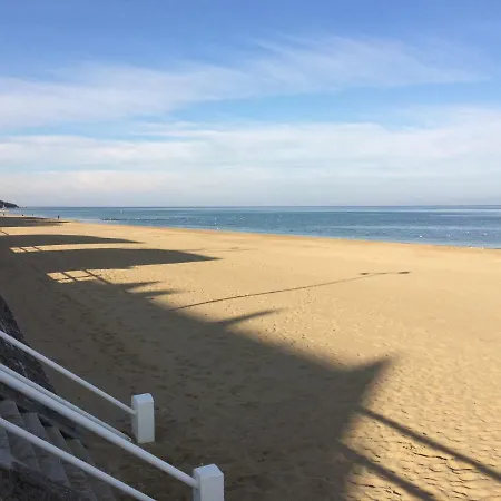 Et Centre فيلي سور مير